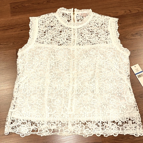 Lacy tank top - Picture 1 of 5